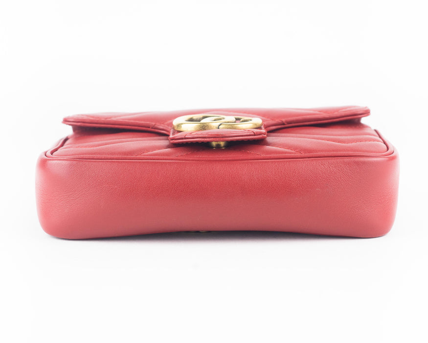 Gucci gg Marmont Leather Super Mini Bag Red